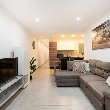 Golden Flat In San Pawl-Hosted By Sweetstay Σεντ Πόλς Μπέι Εξωτερικό φωτογραφία