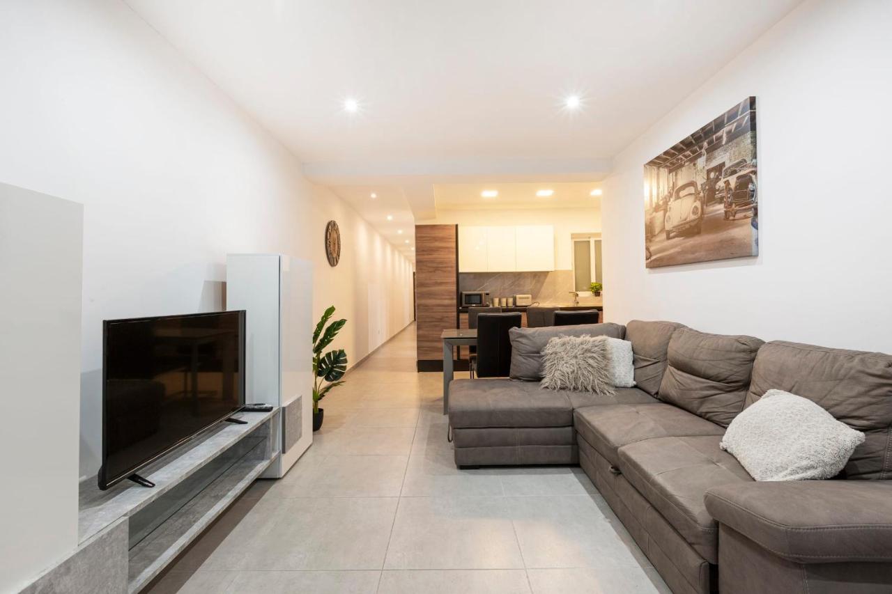 Golden Flat In San Pawl-Hosted By Sweetstay Σεντ Πόλς Μπέι Εξωτερικό φωτογραφία
