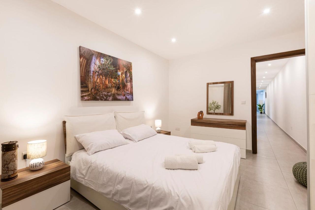 Golden Flat In San Pawl-Hosted By Sweetstay Σεντ Πόλς Μπέι Εξωτερικό φωτογραφία